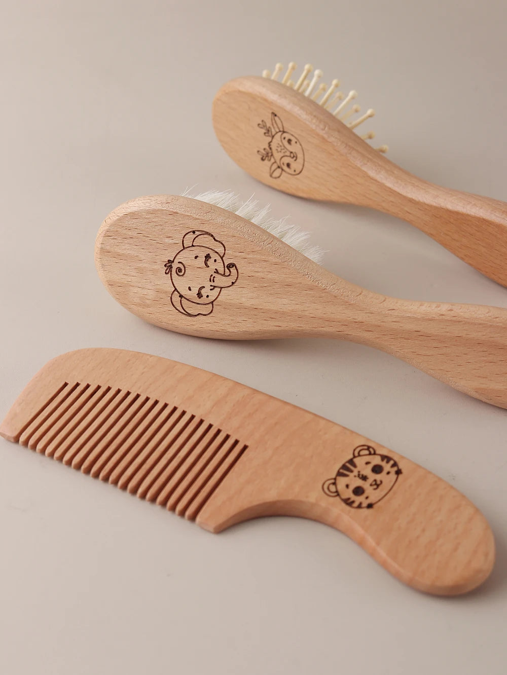 3pcs Set Engraving Elephant Tiger Baby Comb Brush Set Newborn Gift Set Natural Wool Beech Wooden Comb Baby Hair Brush